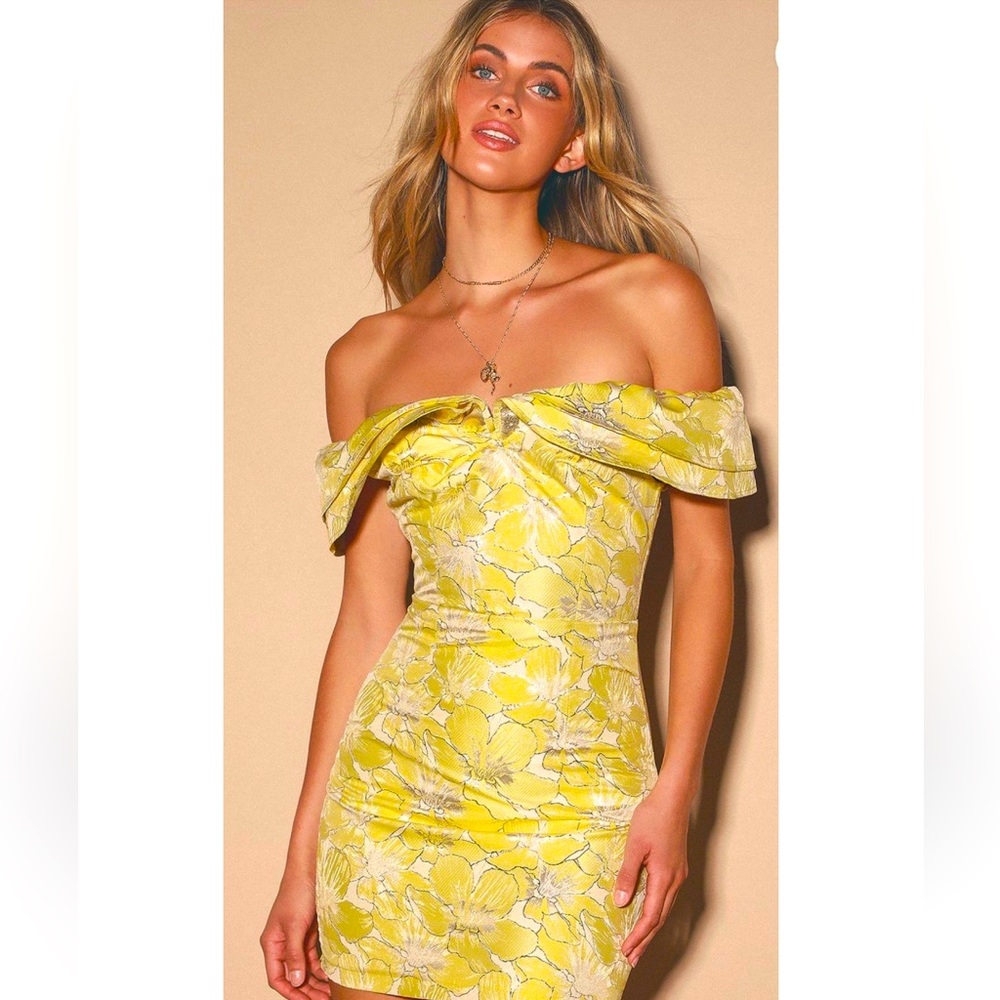 Lulu’s yellow rose floral dress